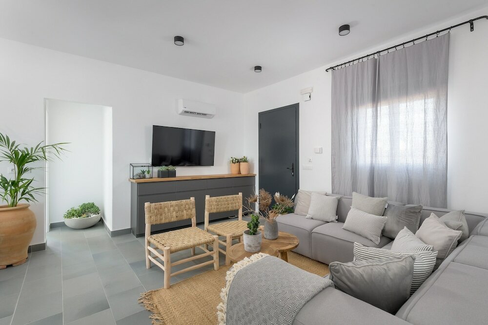 Фото Seawater Villa