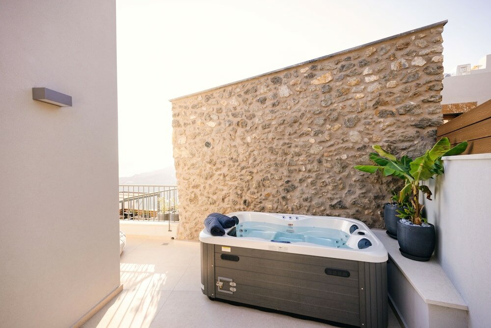 Фото Mirthea Suites