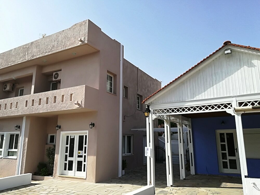 Фото Evina Rooms & Suites