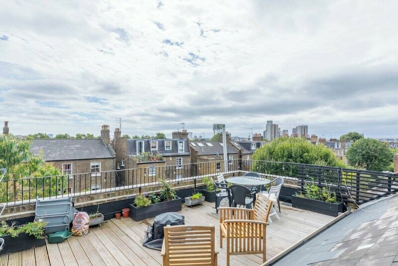 Гостиница Top Floor 1bd Flat With Balcony - Ladbroke Grove в Лондоне