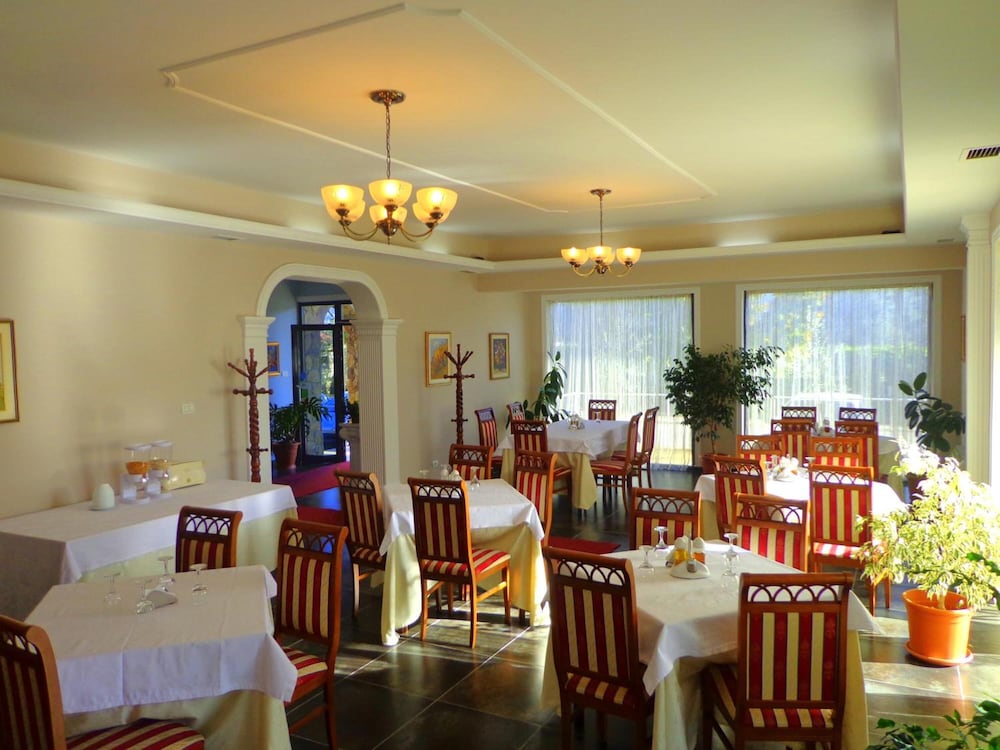 Фото Hotel Viktoria Tirana