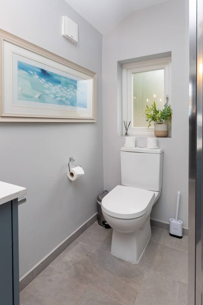 Фото Vibrant 1bd Home With Outdoor Patio - Hammersmith!