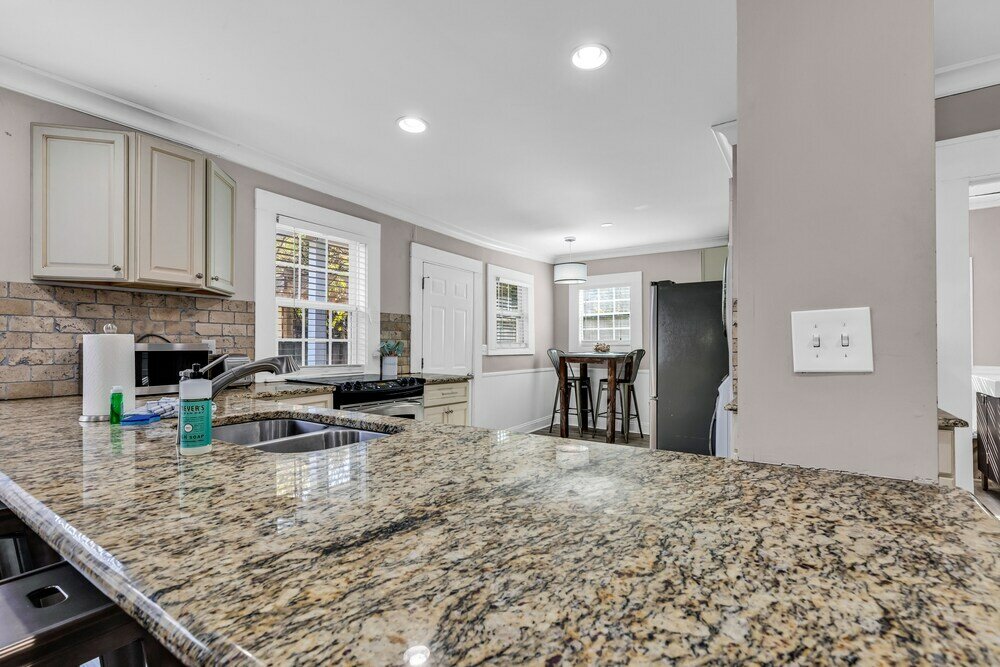 Фото Bright and Modern Close to Everything