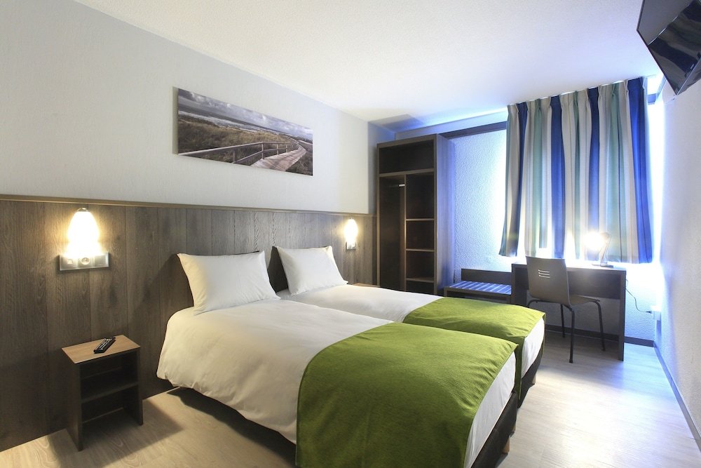 Фото Brit Hotel Calais Hauts de France