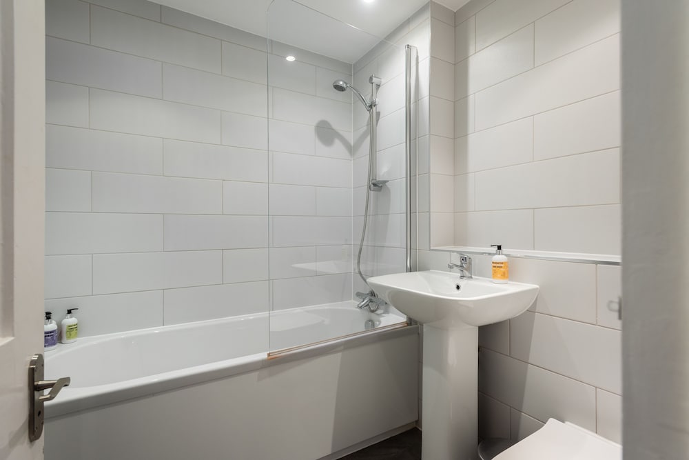 Фото The South Kensington Mews - Lovely & Bright 5bdr Kensington Mews