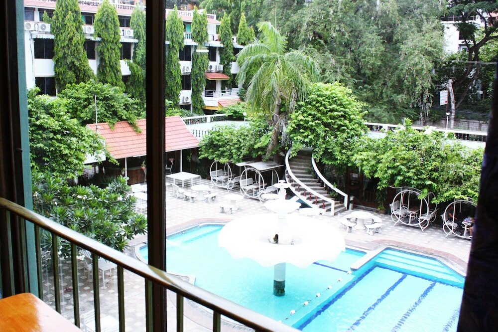 Фото Seashore Pattaya Resort