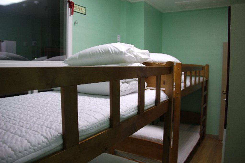 Фото Hyu+ Guest House - Hostel