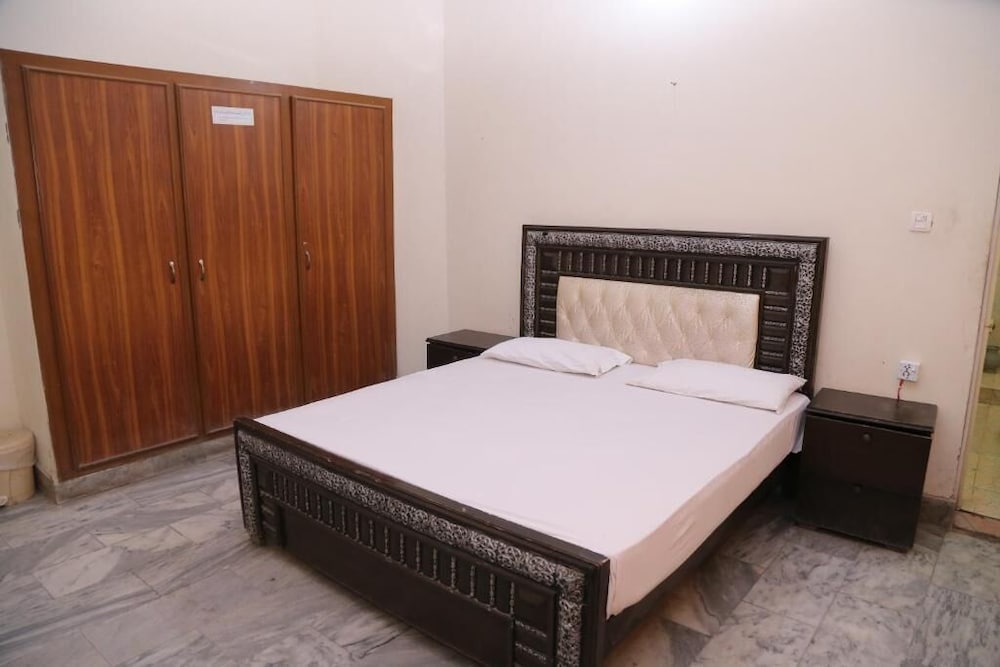 Фото Hotel Sareena Residence