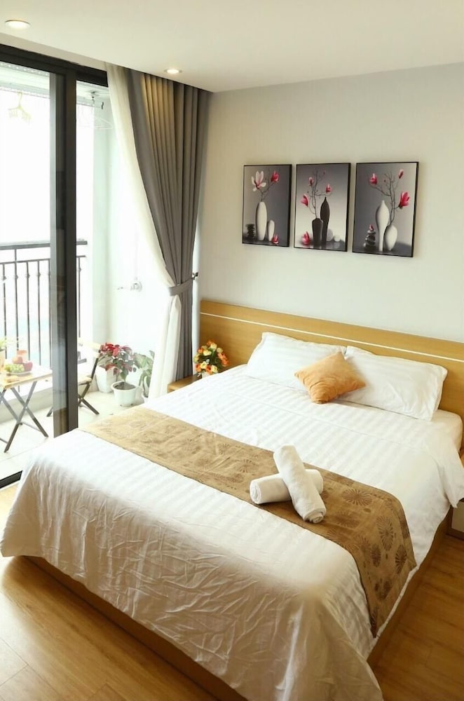 Фото Canh Apartment in Vinhomes Green Bay