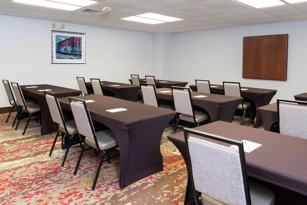 Фото Hampton Inn Grand Rapids-North