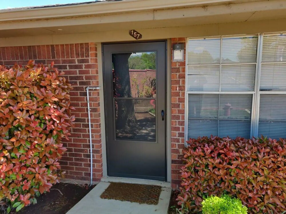 Фото 1 Bed Apartment next to Sw Integris near Downtown