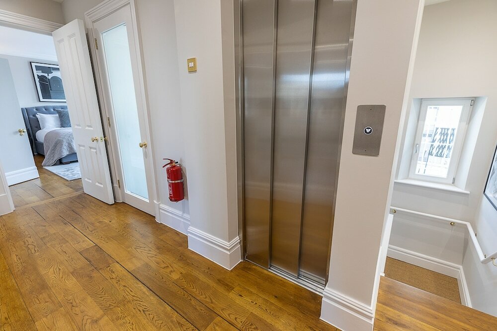 Фото Altido Stylish Flat near Mayfair & Piccadilly Circus