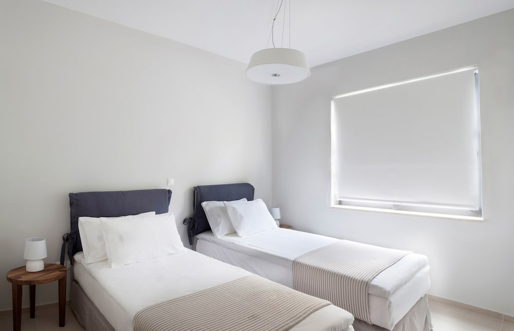 Фото Aethrion Boutique Homes