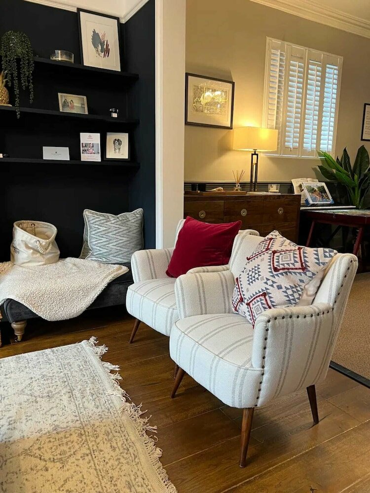 Фото Gorgeous 3 Bedroom Home in Quaint Southfields