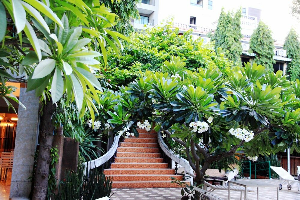 Фото Seashore Pattaya Resort