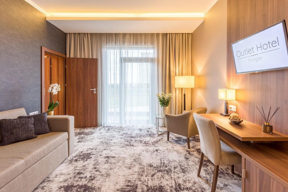 Фото Отель Outlet Polgár
