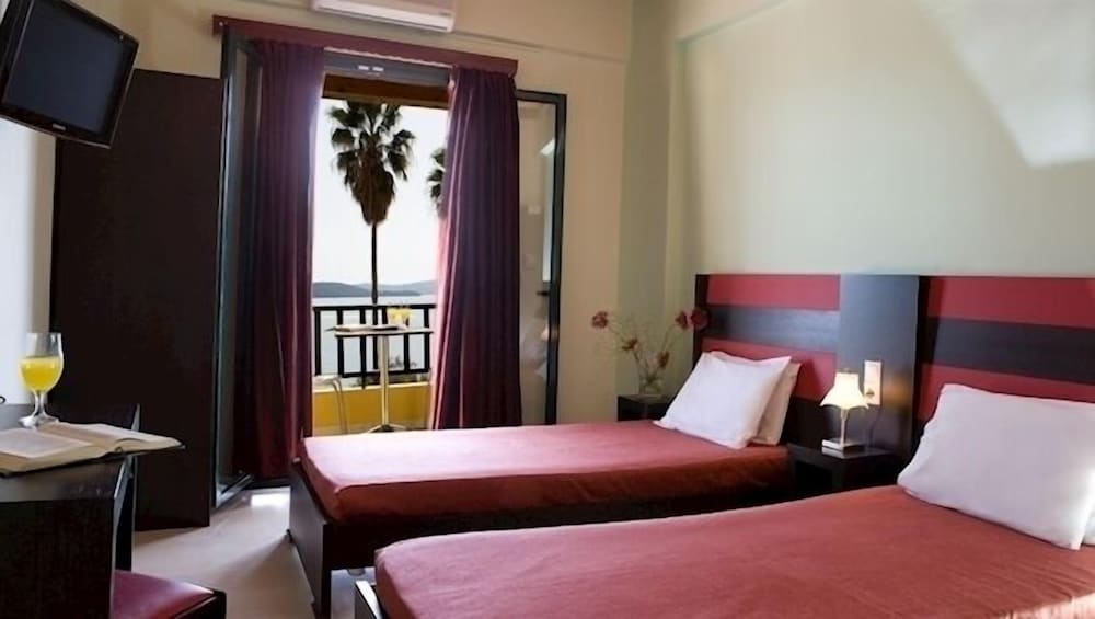 Фото отеля 2