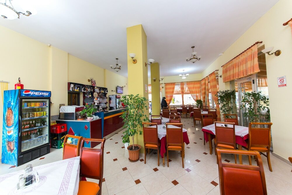 Фото Hotel Vila Misiri