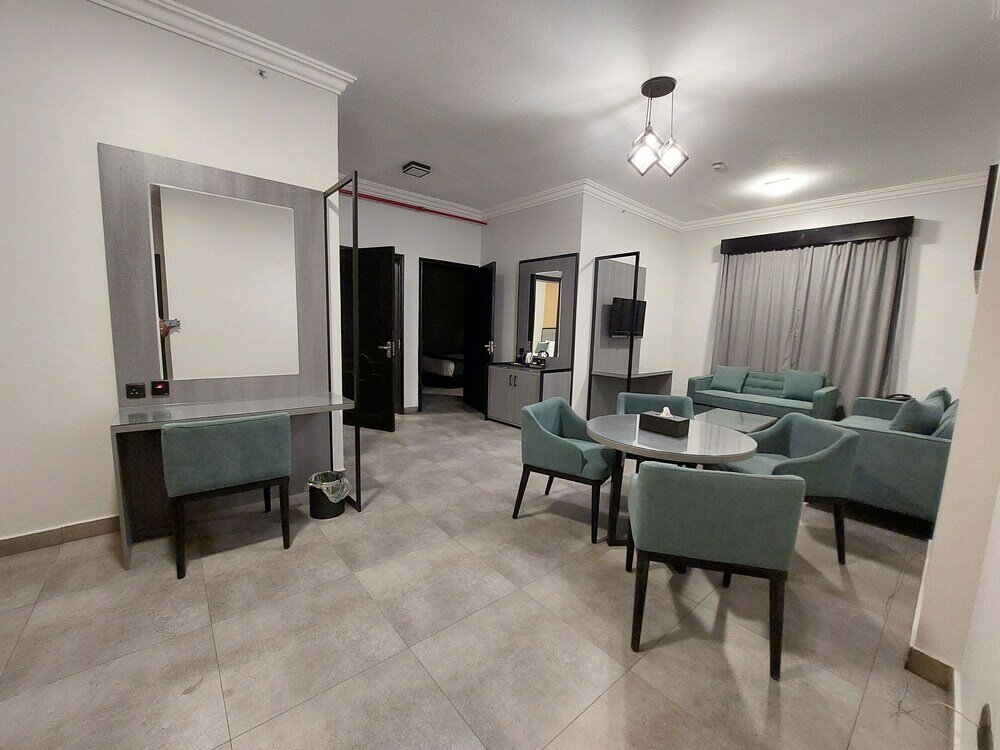 Фото Karims Hotel
