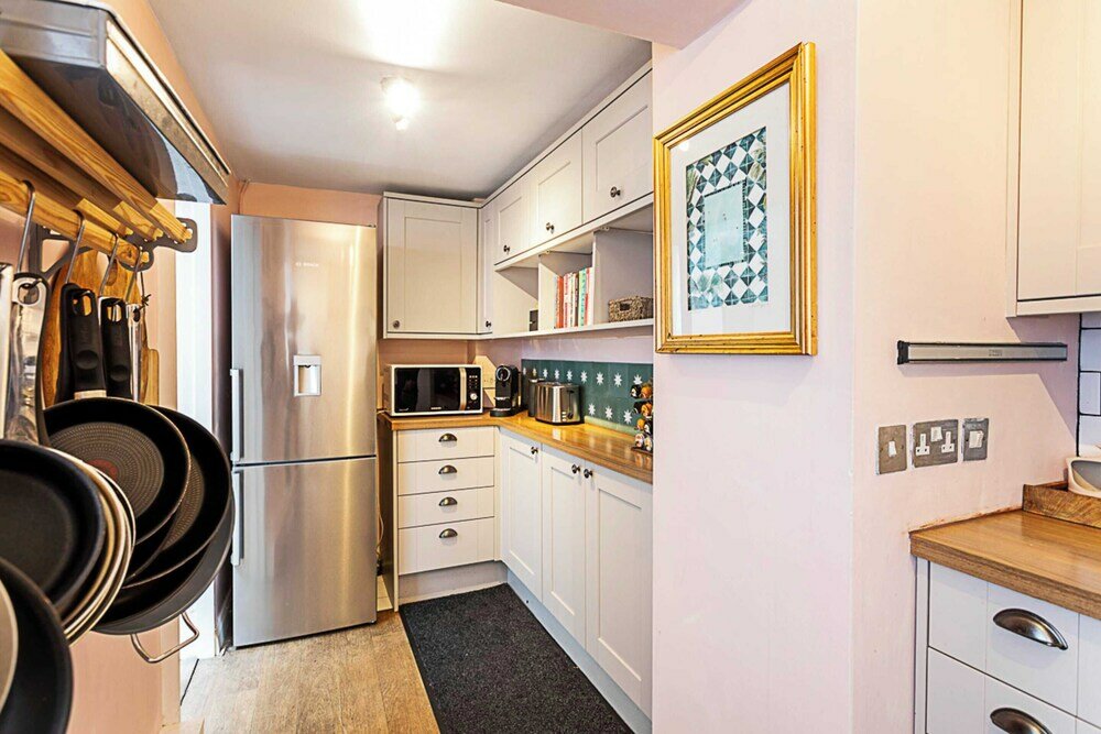 Фото Cottage Style Three Bedroom House