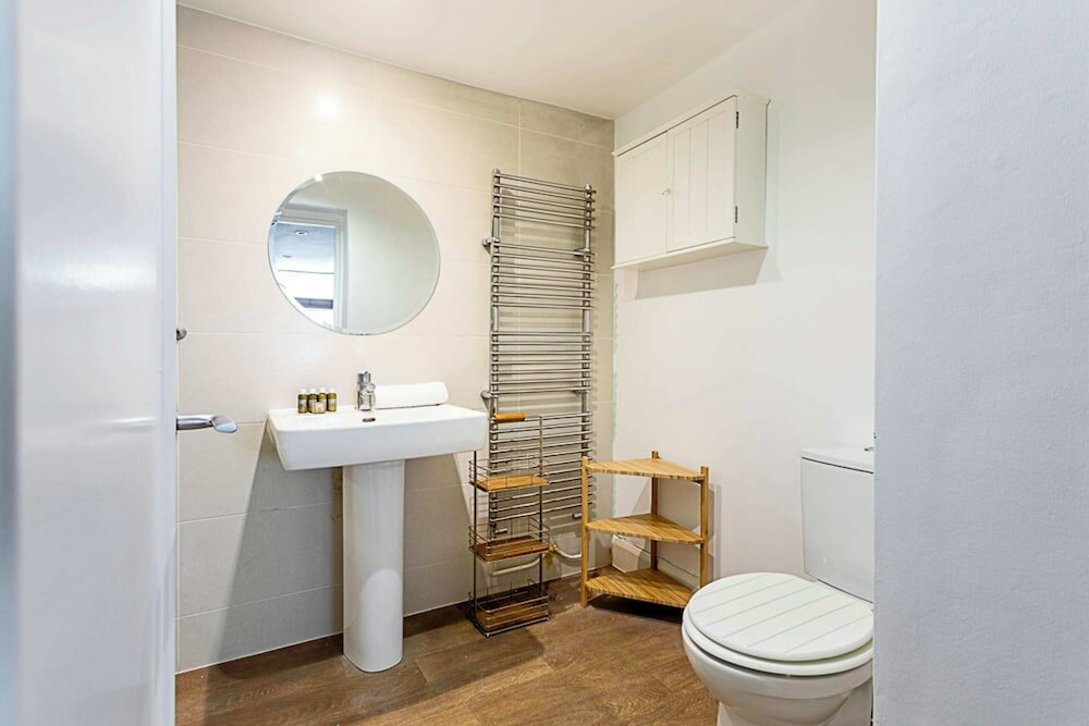 Фото Cottage Style Three Bedroom House