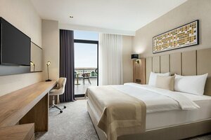 Гостиница Ramada Plaza by Wyndham Batman