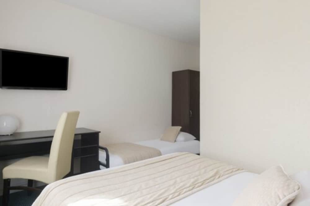 Фото The Originals City, Hôtel Paris Sud, Orly-Draveil