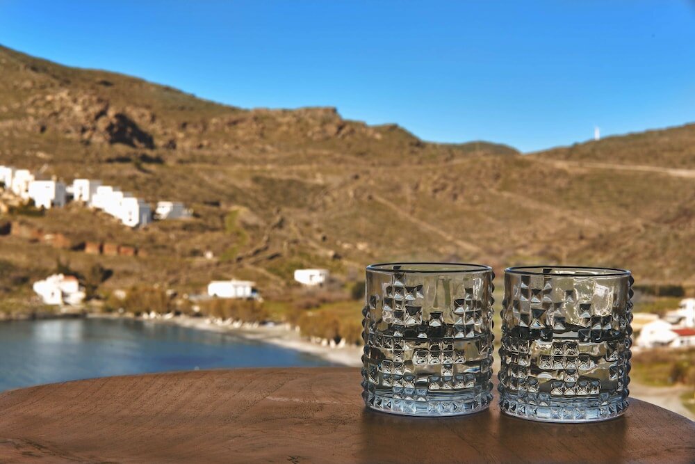 Фото Amal Kythnos Suites