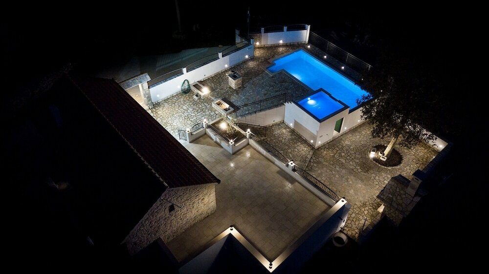 Фото Stipe - With Pool - H