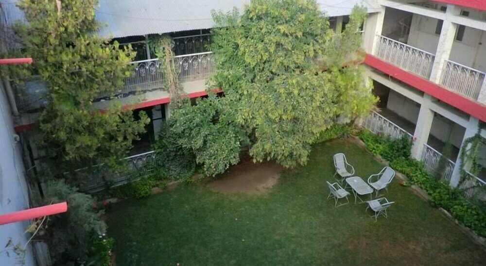 Фото Bloom Star Hotel