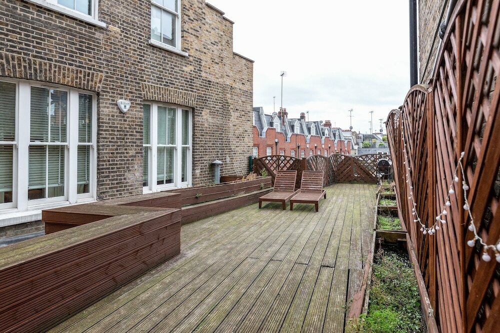 Фото Stylish 3 Bed 3 bath in Kens High St