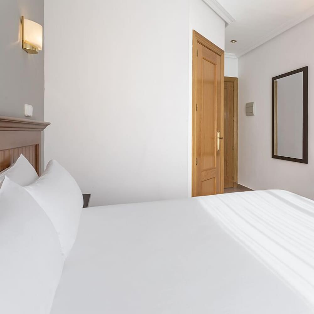 Фото Hotel Victoria Valdemoro