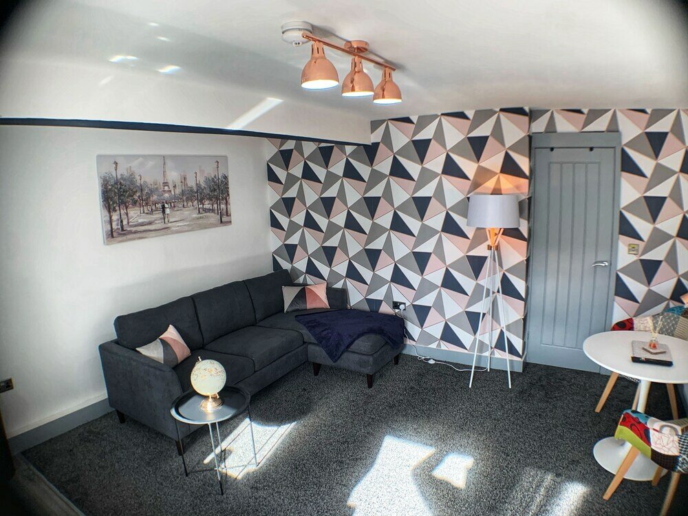 Фото Grand Central Budget Modern Apartments