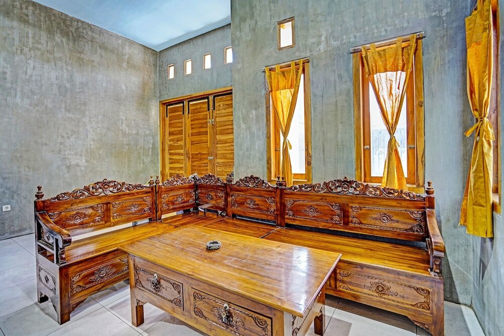 Фото Spot On 91824 Rumah Kaloka Syariah