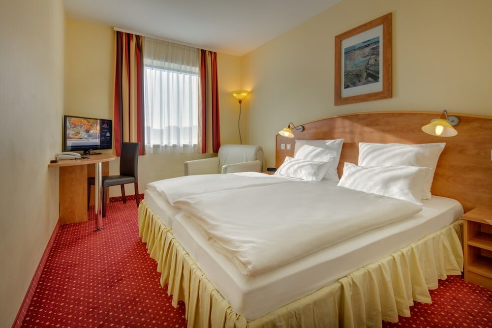 Фото Amedia Express Prag, Trademark Collection by Wyndham