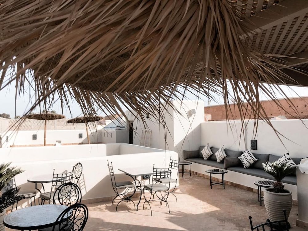 Фото Riad Louhou