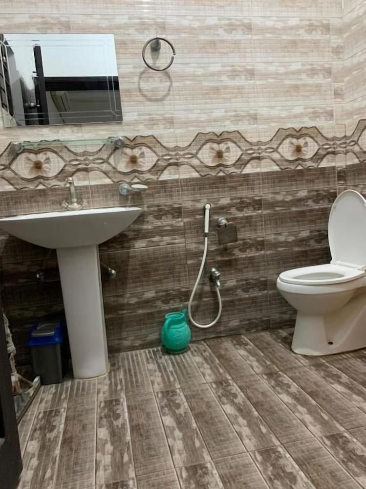 Фото Evergreen Guest Lodge - Egl