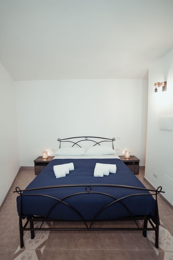 Фото Villino Tortorelli con parcheggio