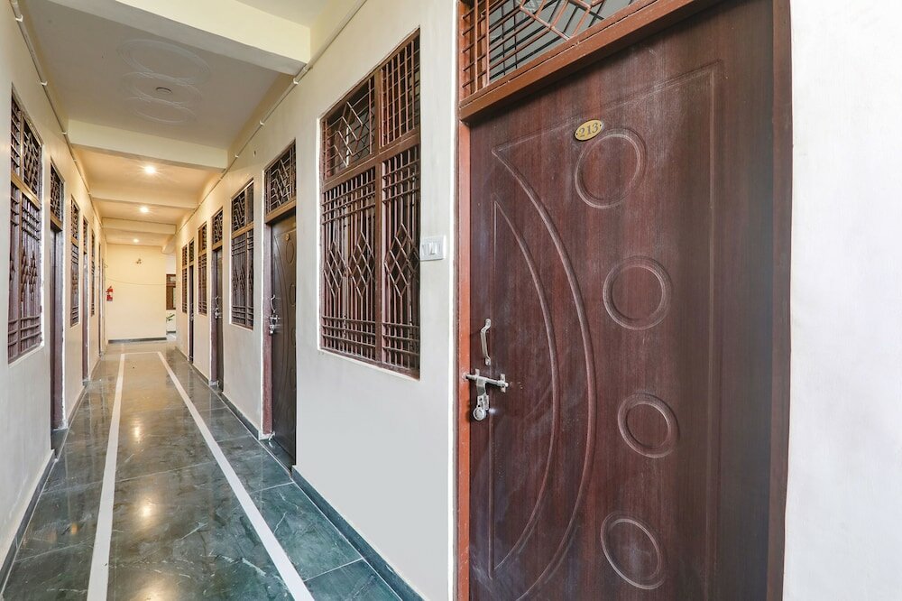 Фото Fabhotel Haidri Inn