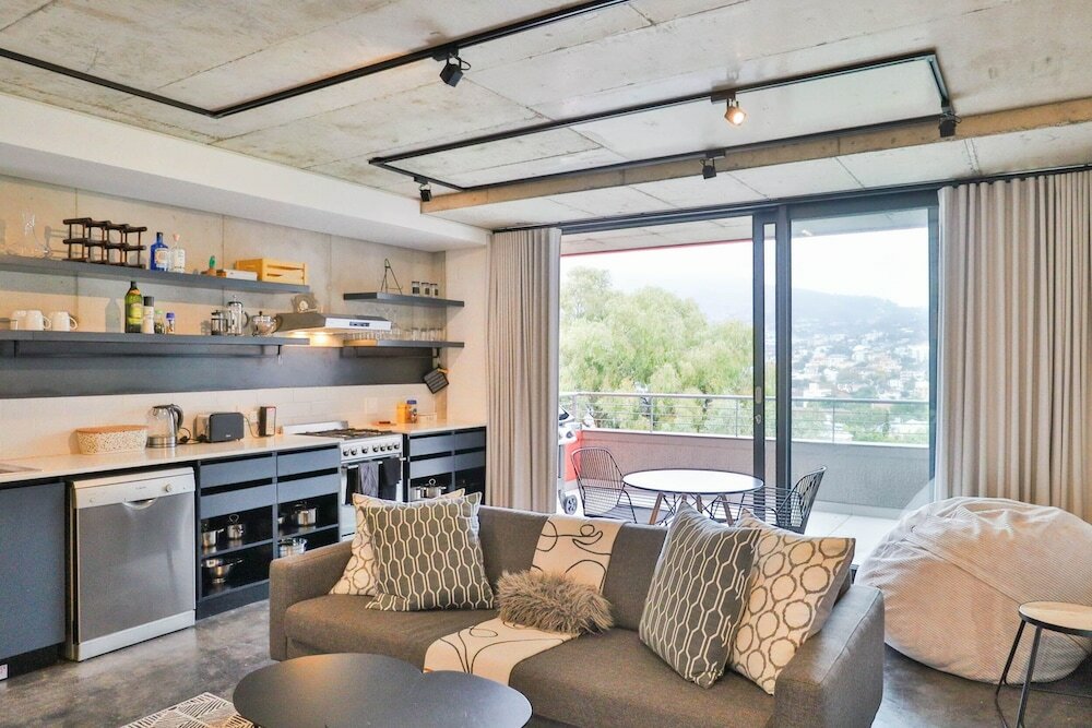 Фото Forty On L by Ctha