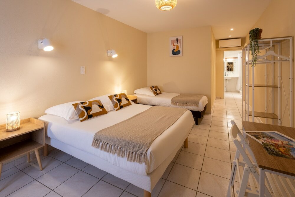 Фото L'Aptois Hotel