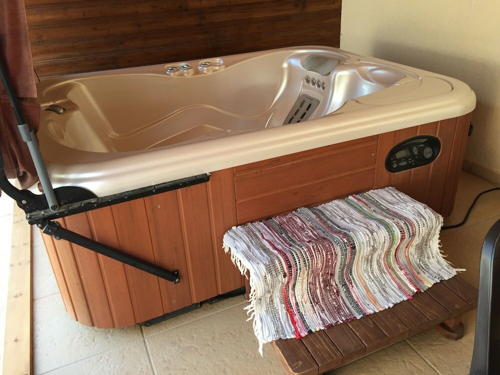 Фото Beautiful Spacious 2-bed Apartment in Xylofagou