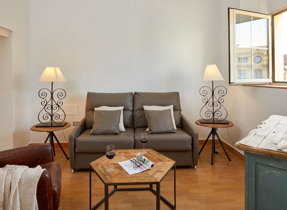 Фото Lodgingmalaga Plaza de la Constitución