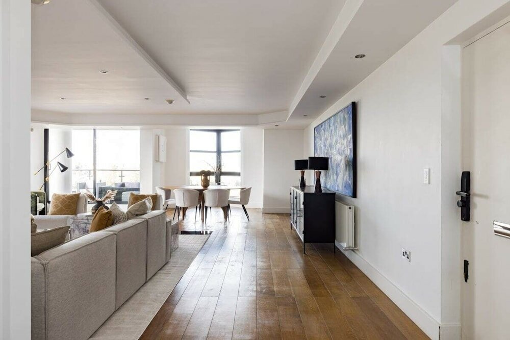 Фото The River Thames View - Stunning 2bdr Flat With Study Room + Balcony