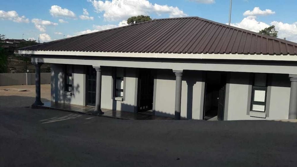 Фото отеля 2