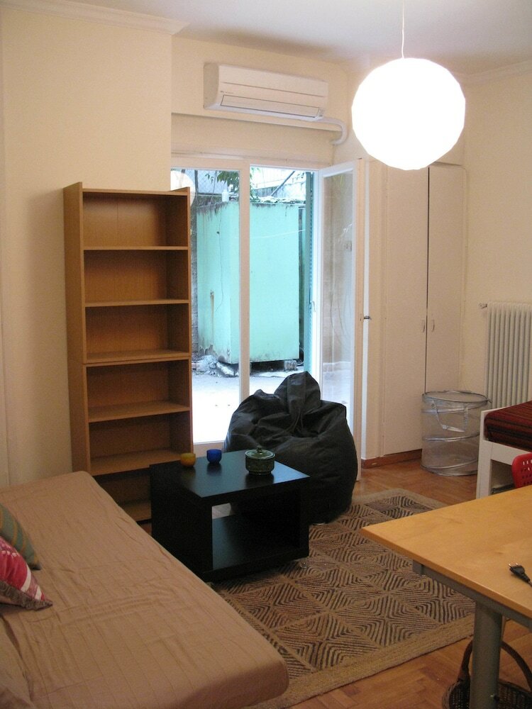 Фото Quiet Apartment Ideal for 2 Near Center