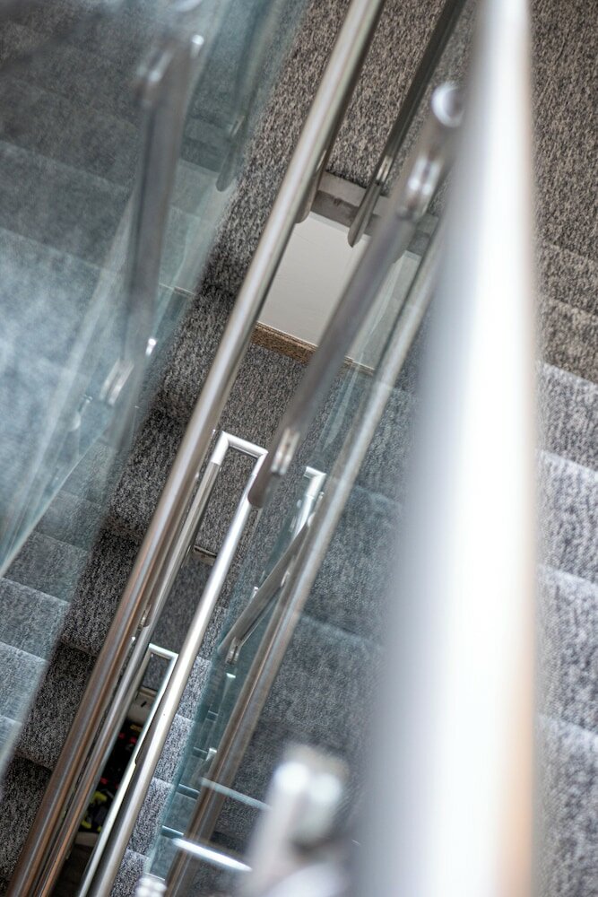 Фото Maiden Oval Hotel