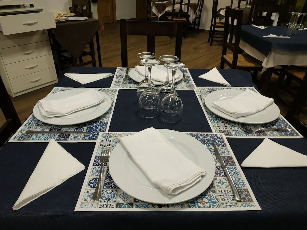 Фото Hostal Restaurante El Quijote