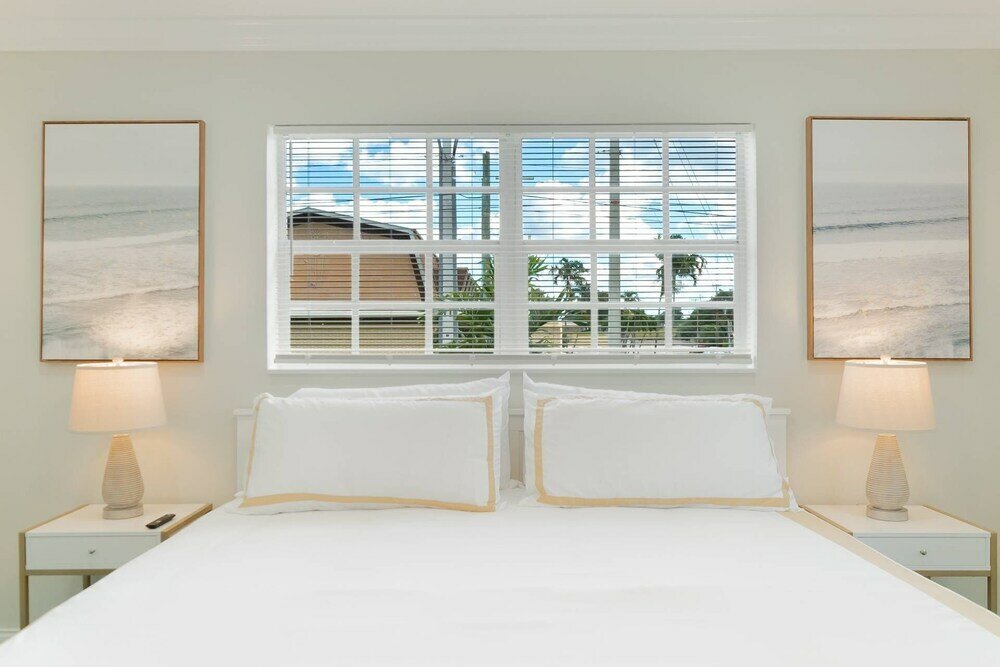 Фото Ocean Oasis Apt B, Downtown, Beach, Dog Friendly, Shops