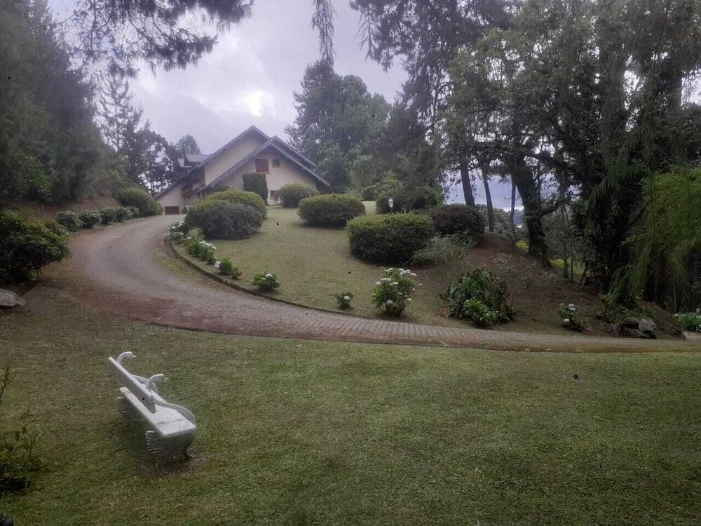 Фото Aconchegante Mansão em Campos do Jordão